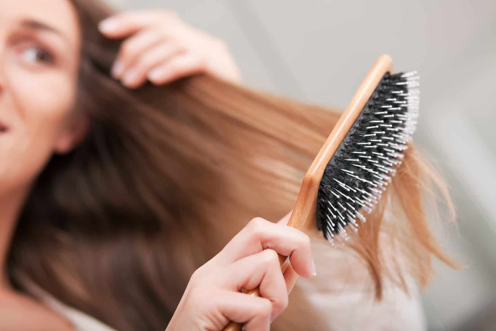 Por que o cabelo cai? Entenda o ciclo de vida capilar