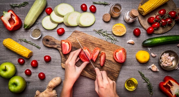 Low carb: dieta elimina gordura com gordura boa
